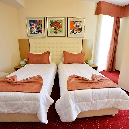 Jolly Hotel Lezhe Exterior photo
