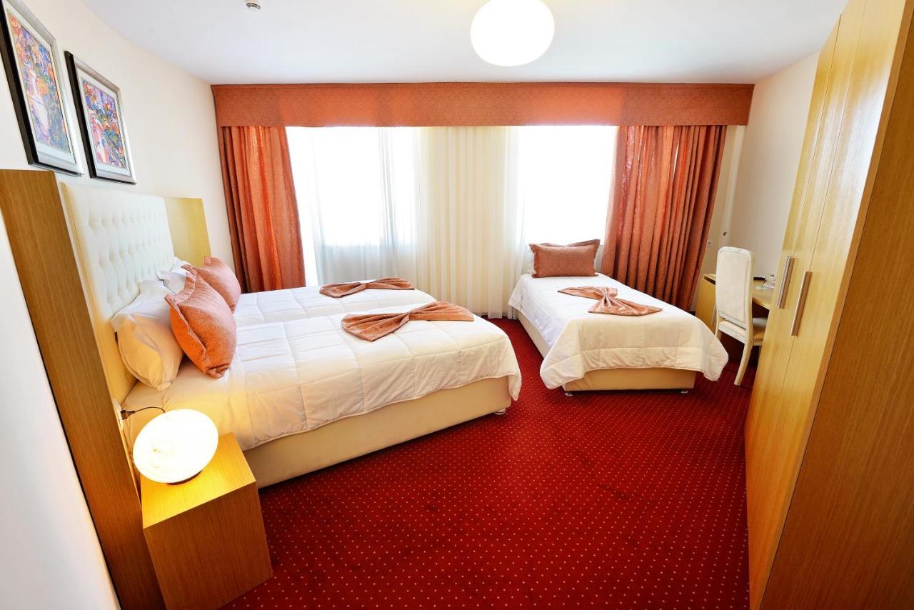 Jolly Hotel Lezhe Exterior photo